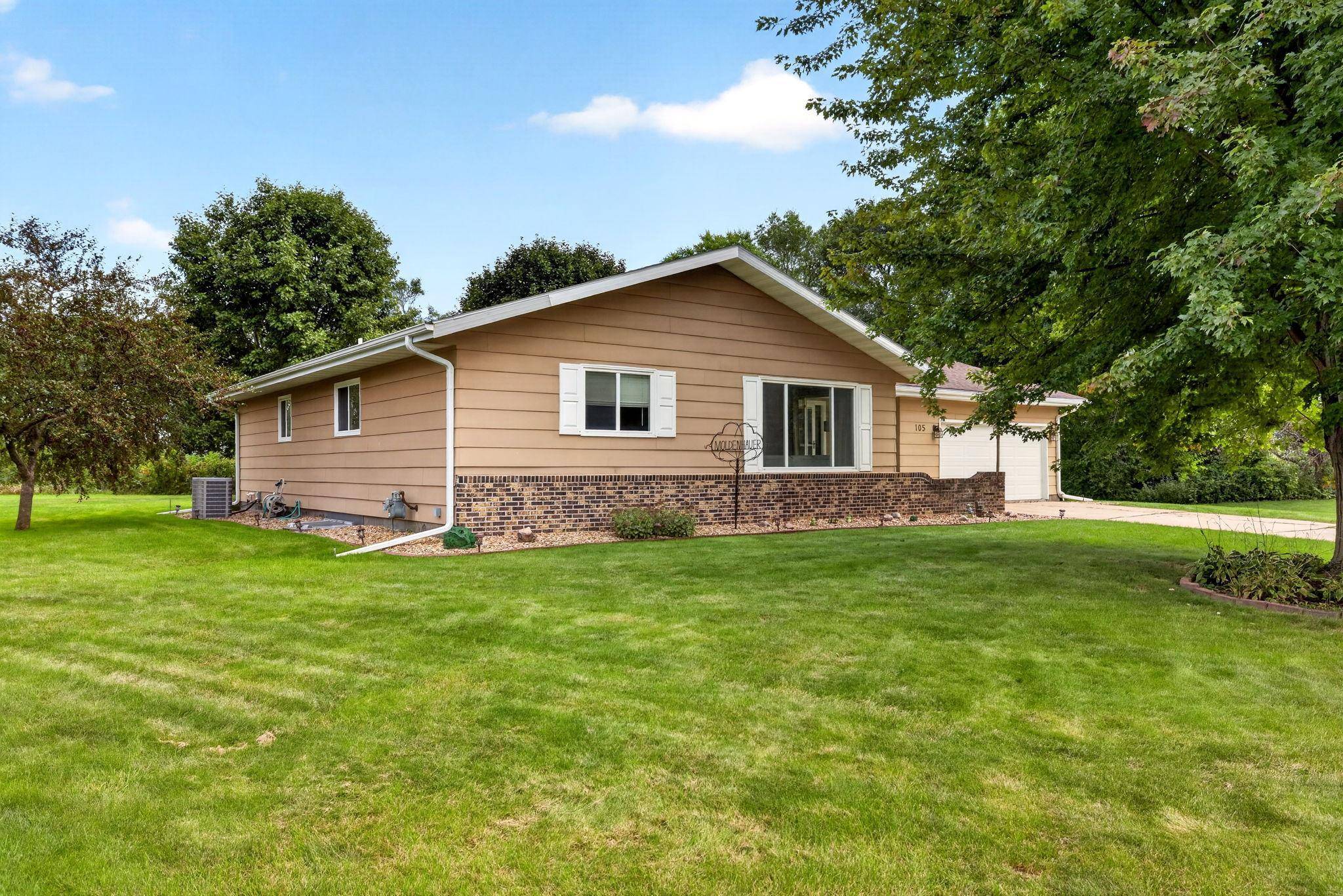 105 Fireside PL, La Crescent, MN 55947