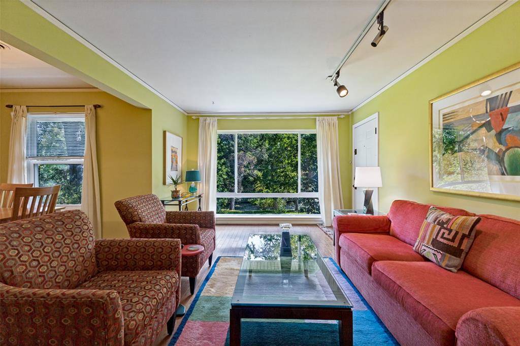 605 S Ravinia Drive, Dallas, TX 75211