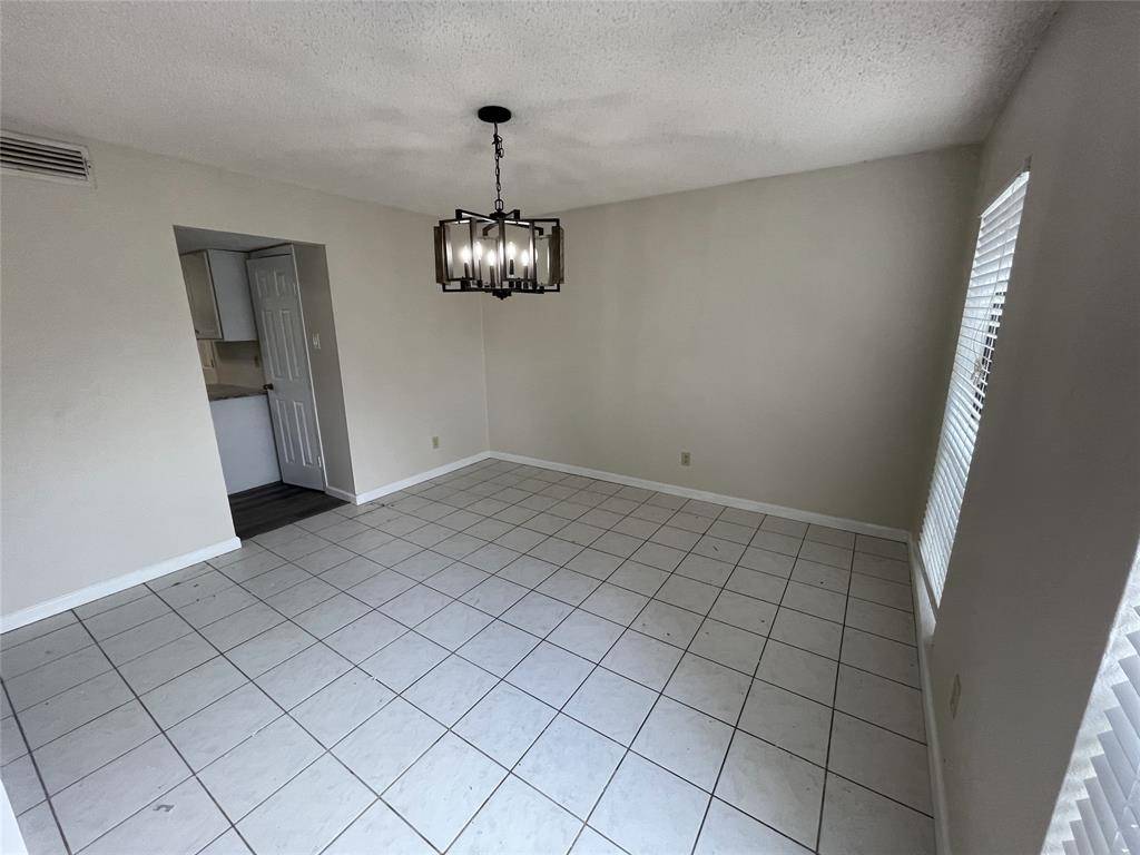 6305 Barcelona Drive, Arlington, TX 76016
