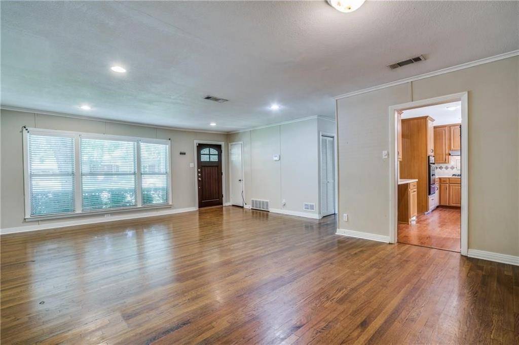 3517 Rogers Avenue, Fort Worth, TX 76109