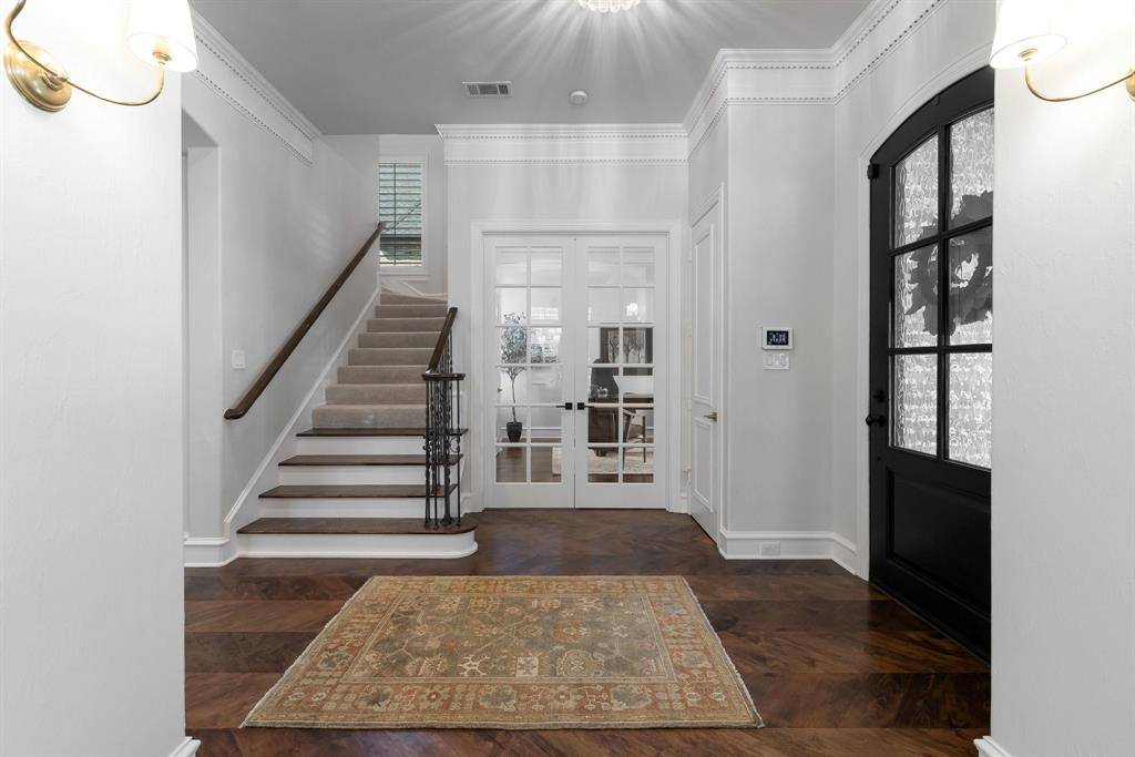 5660 Prestwick Lane, Dallas, TX 75252