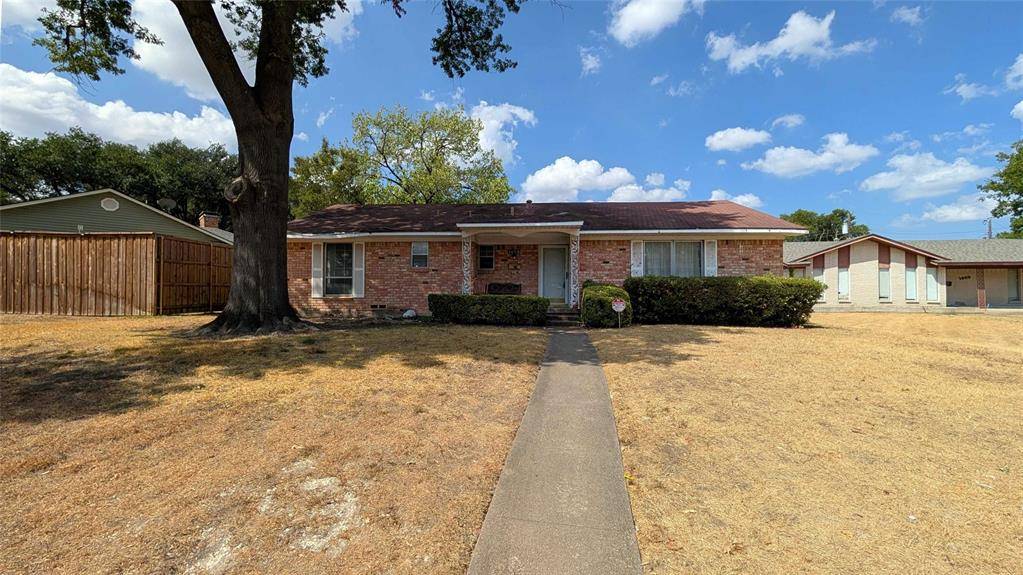 1453 Brook Valley Place, Dallas, TX 75232