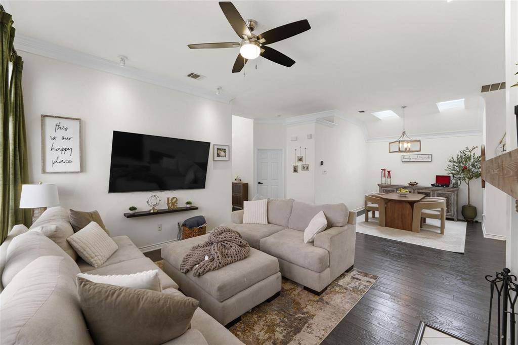 8609 Old Oak Drive, Irving, TX 75063