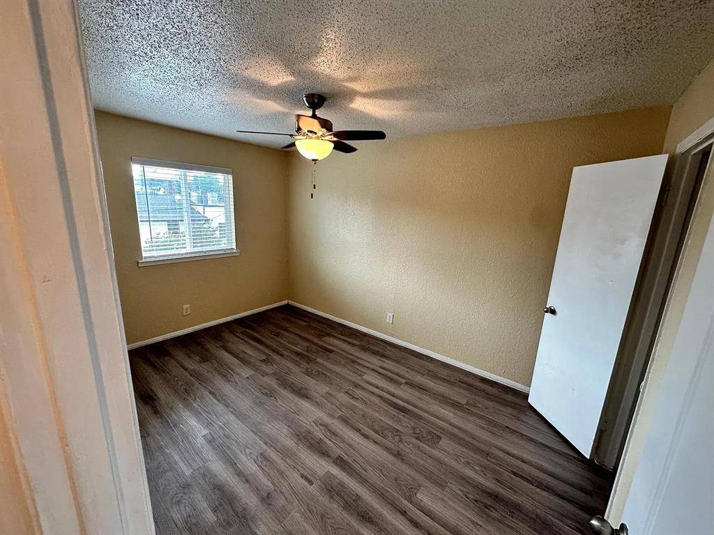 2401 Manor RD #220, Austin, TX 78722
