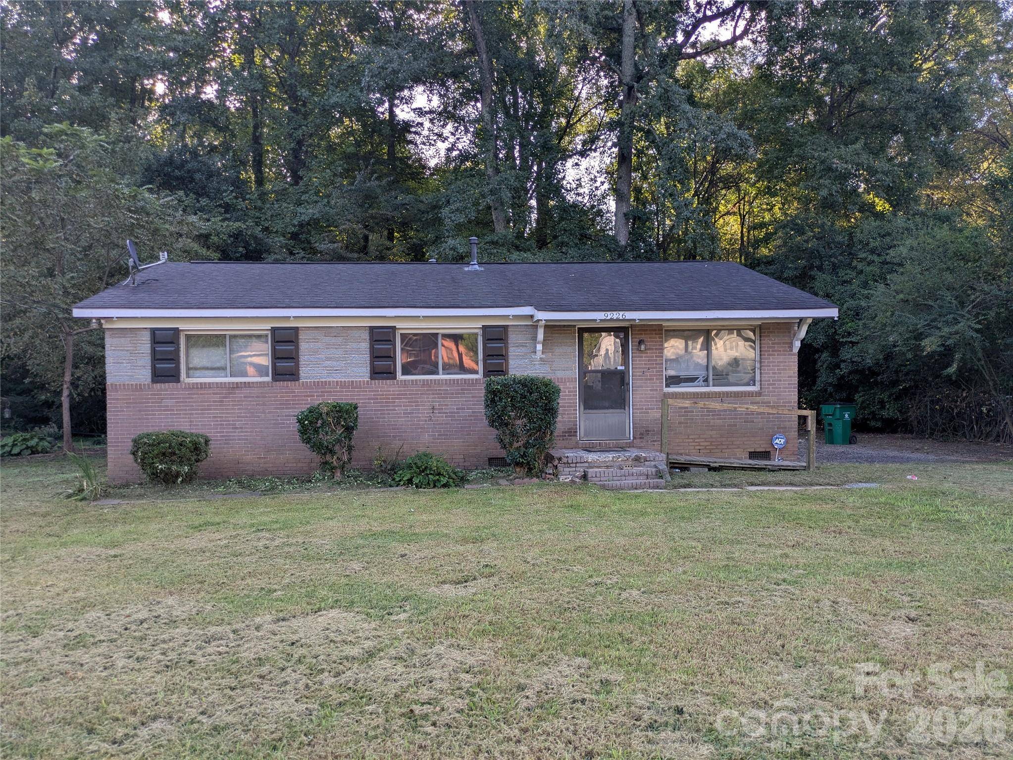 9226 Feldbank DR, Charlotte, NC 28216
