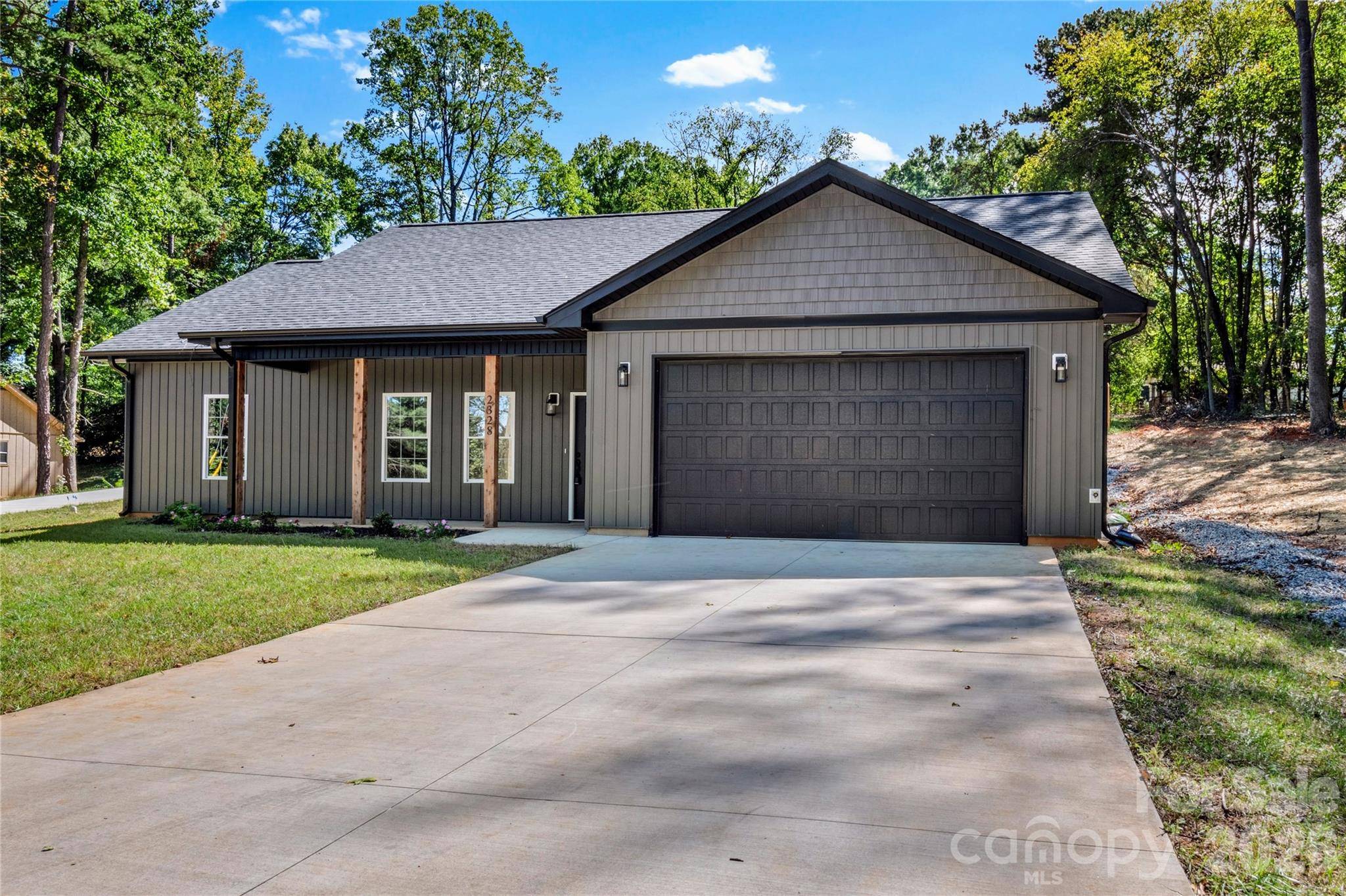 2328 Summerlin ST, Winston Salem, NC 27103