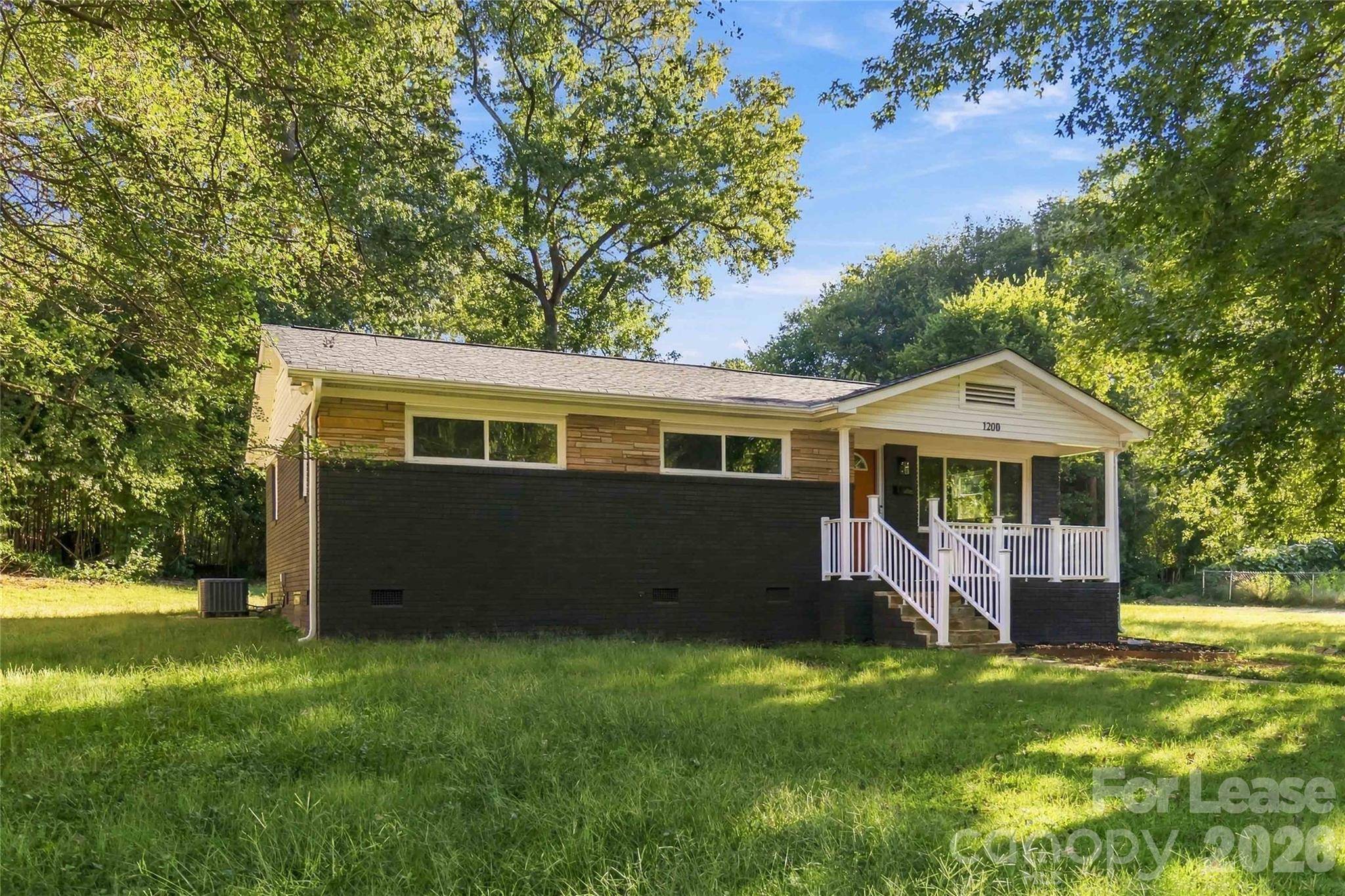 1200 Weststone DR, Charlotte, NC 28208