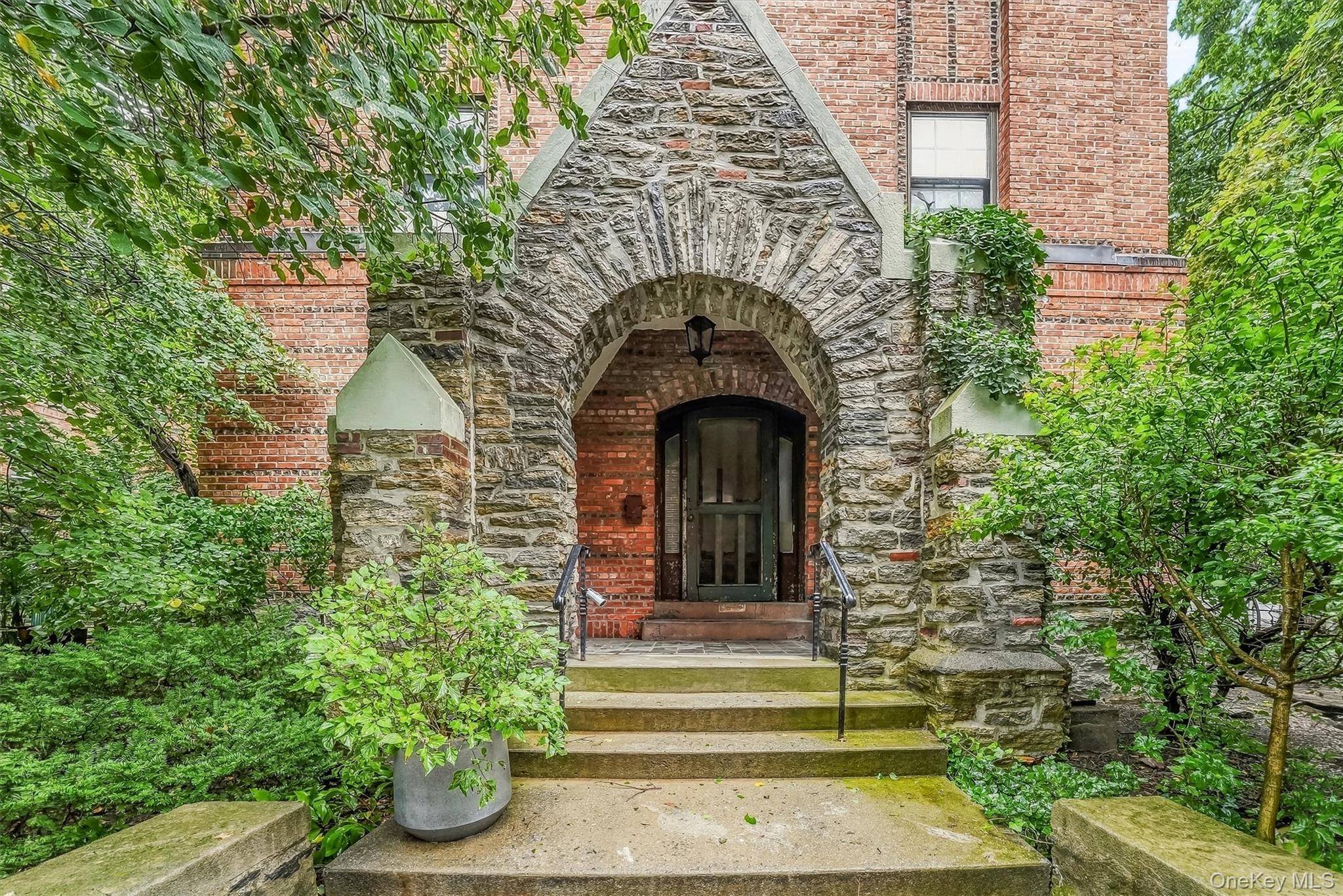828 Bronx River RD #1AD, Bronxville, NY 10708