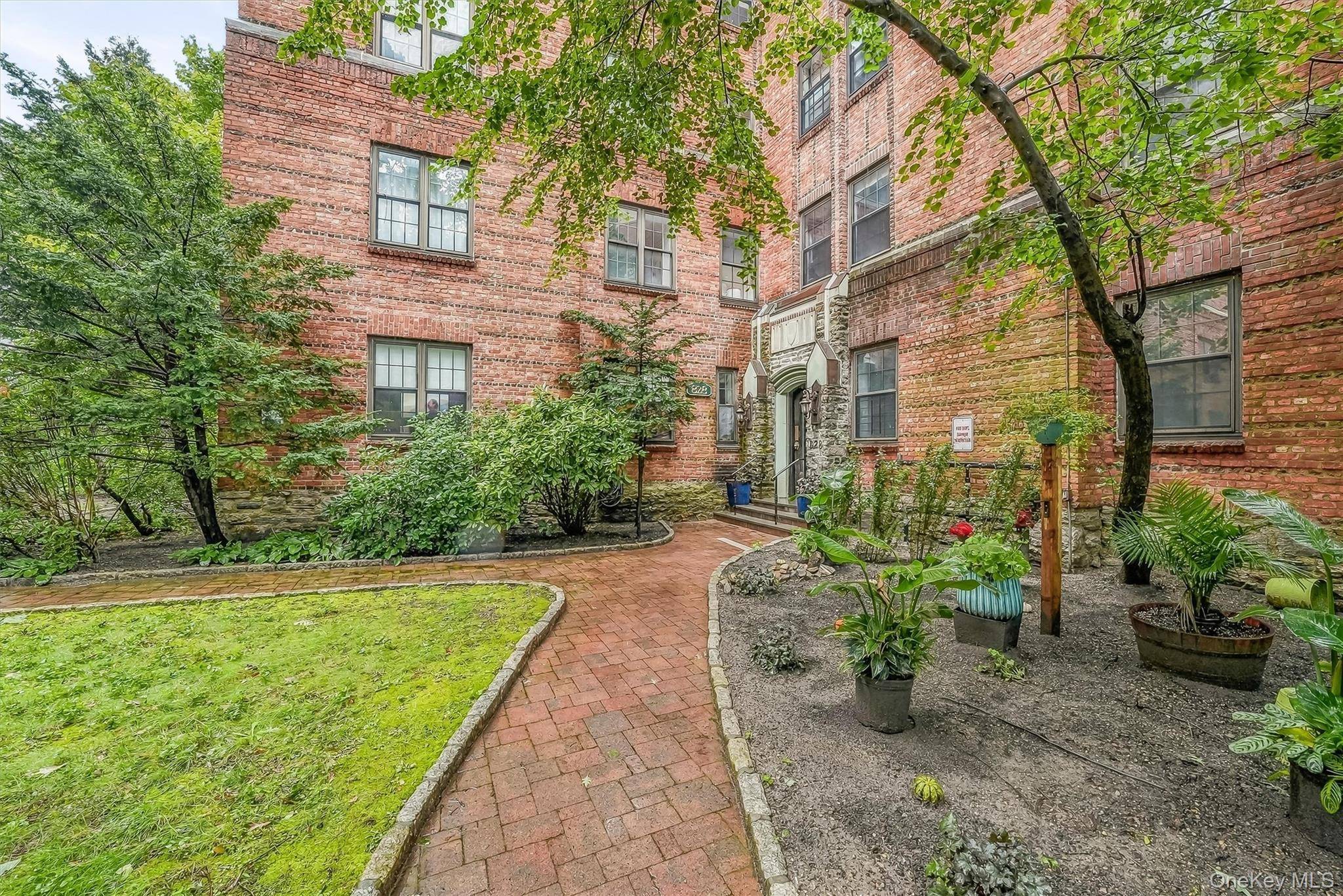 828 Bronx River RD #1AD, Bronxville, NY 10708