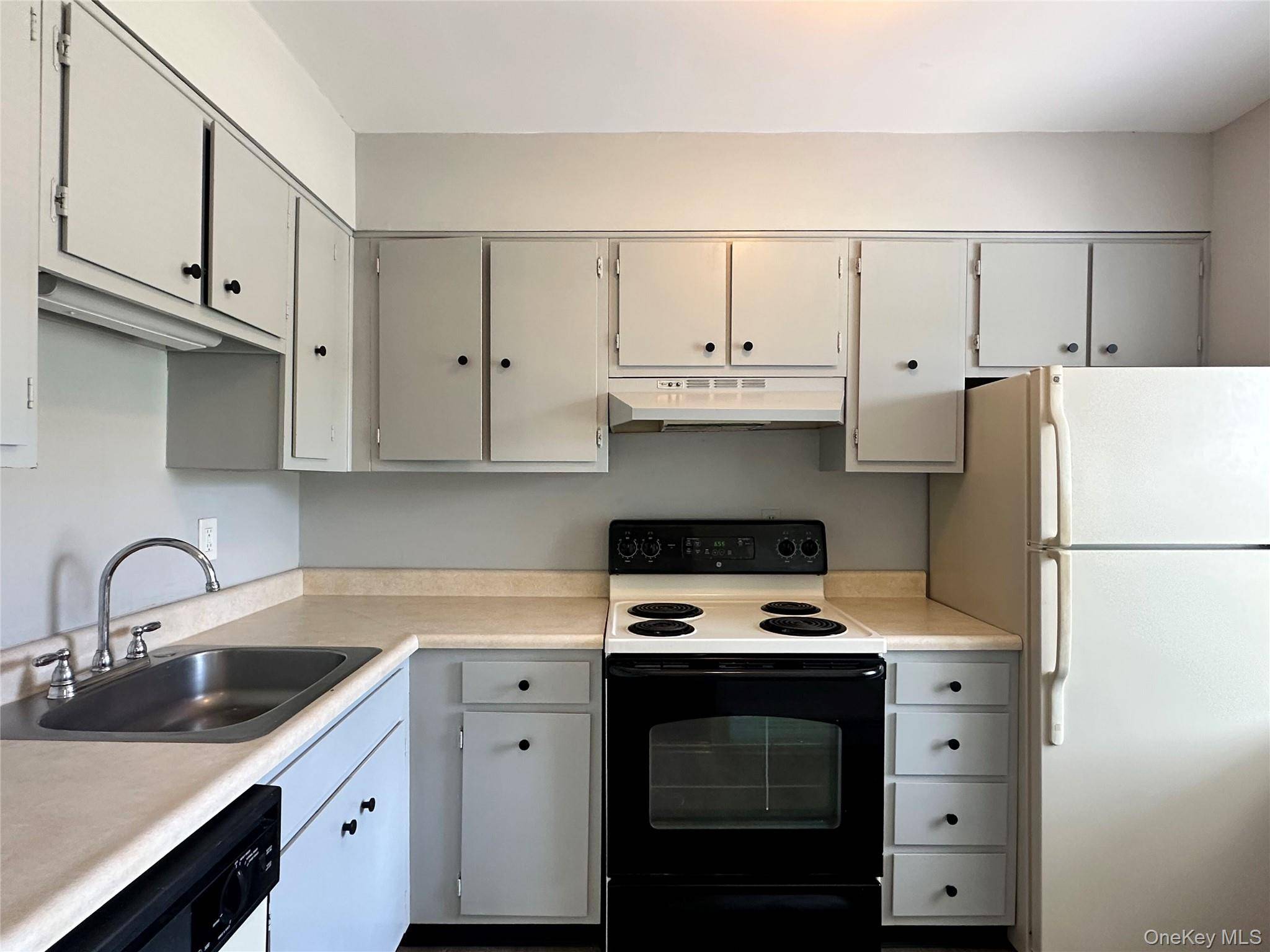 101 Sylvan #21, Miller Place, NY 11764