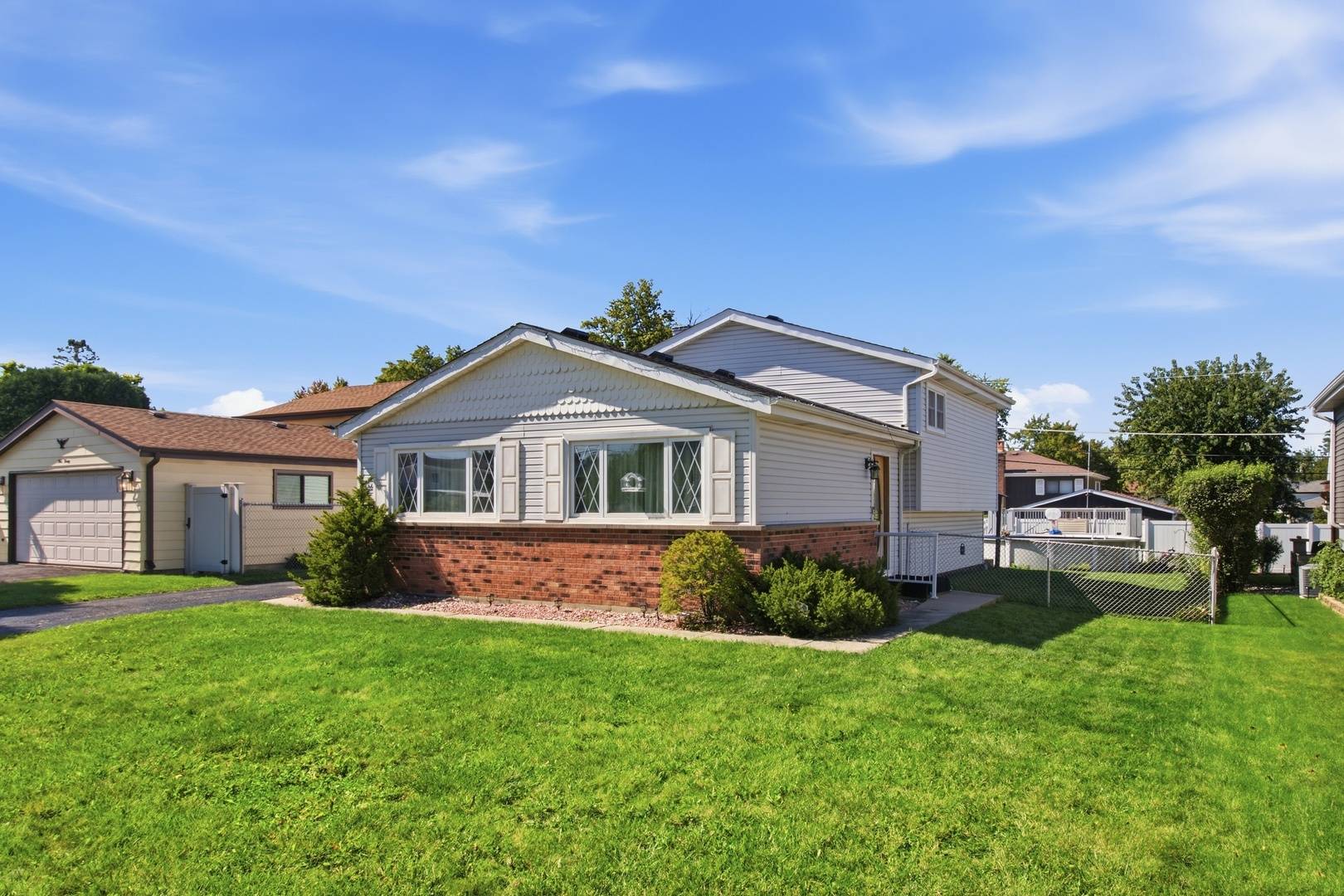 526 N Edgewood AVE, Lombard, IL 60148