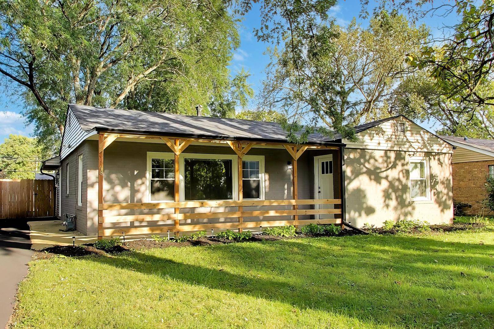 48 N Pleasant RD, Lake Zurich, IL 60047