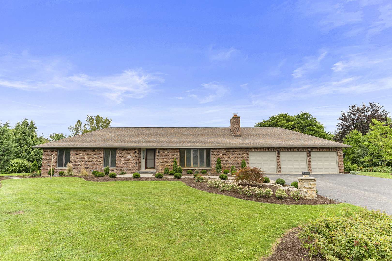 412 Bramble LN, Deer Park, IL 60010