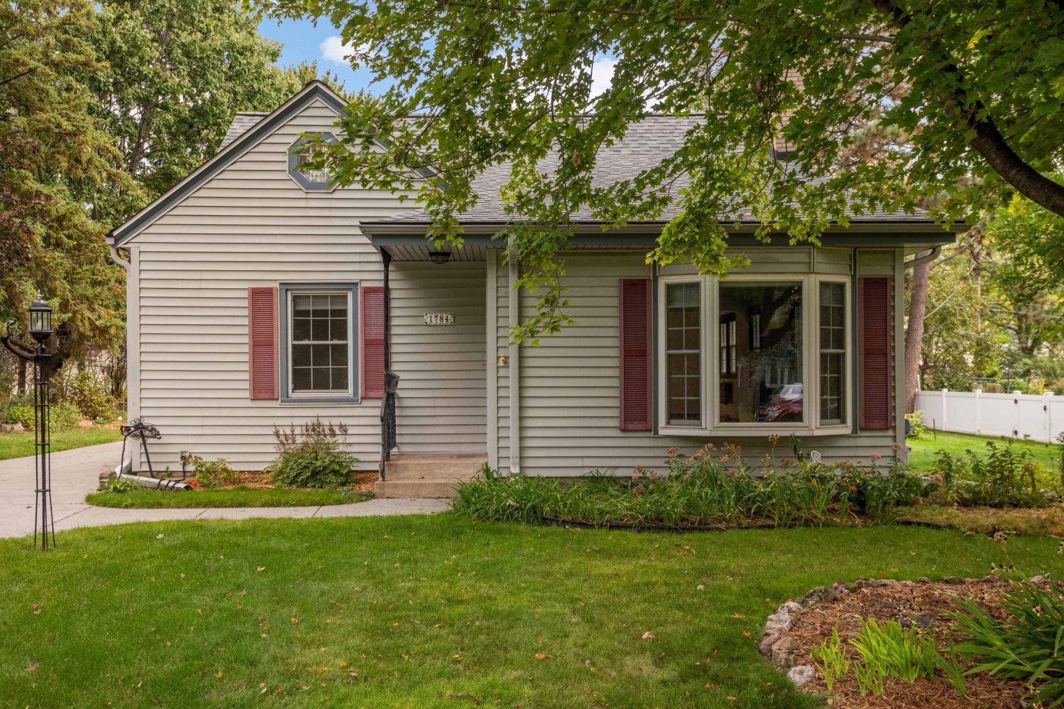 1784 Dunlap ST N, Roseville, MN 55113
