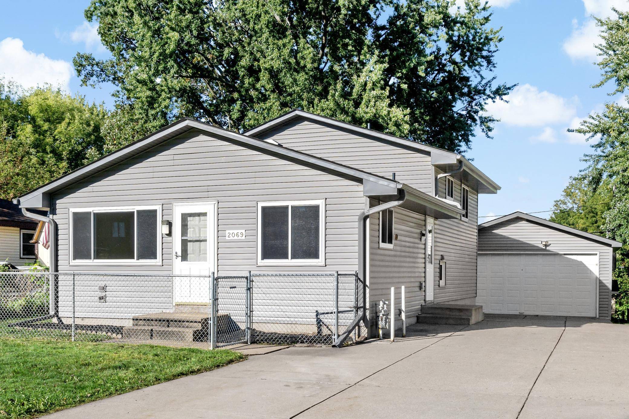 2069 N Ivy ST, North Saint Paul, MN 55109