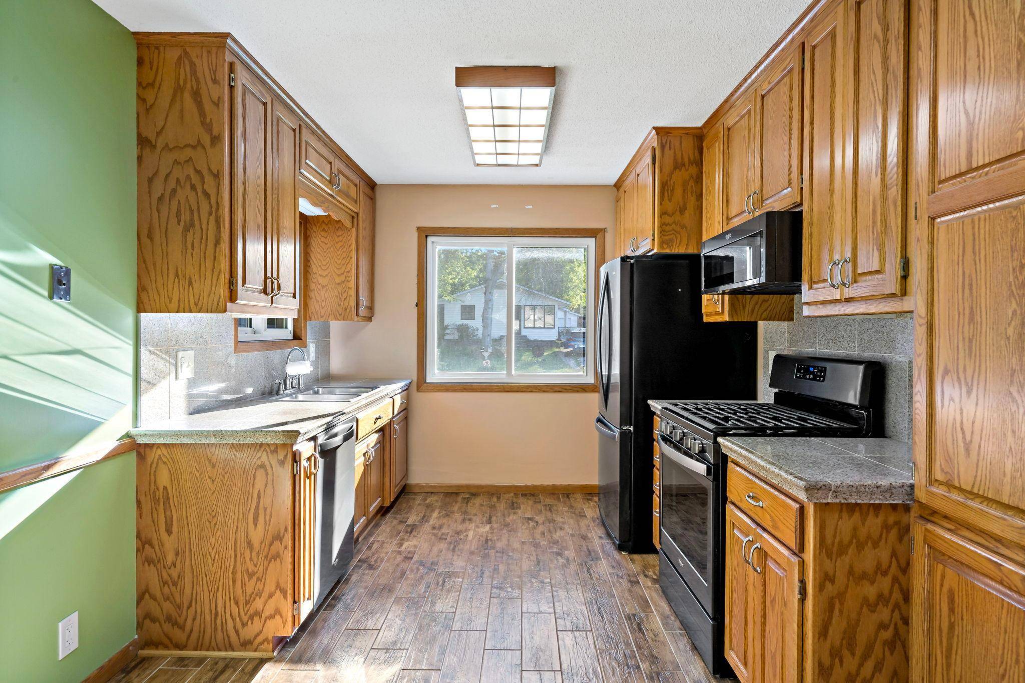 2069 N Ivy ST, North Saint Paul, MN 55109