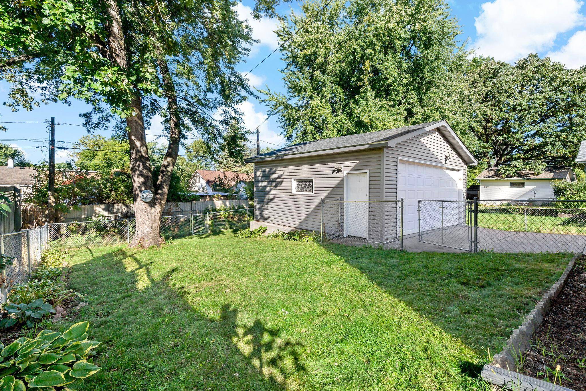 2069 N Ivy ST, North Saint Paul, MN 55109