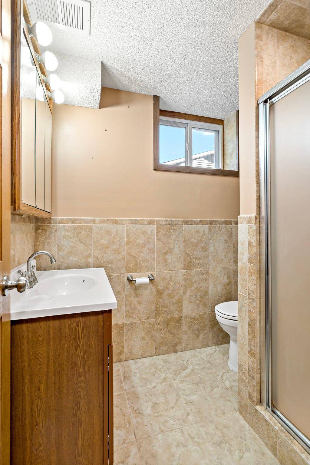 2069 N Ivy ST, North Saint Paul, MN 55109