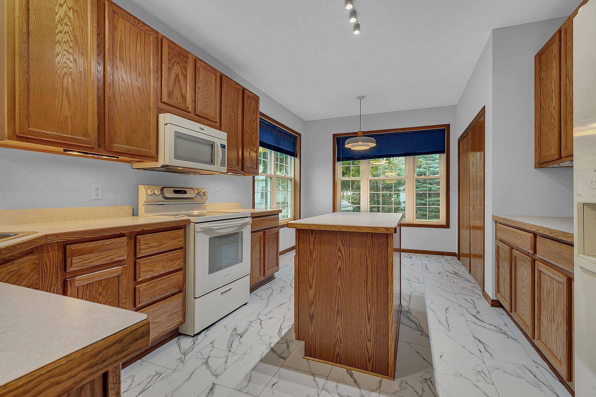 397 Campfire Curve, Chaska, MN 55318