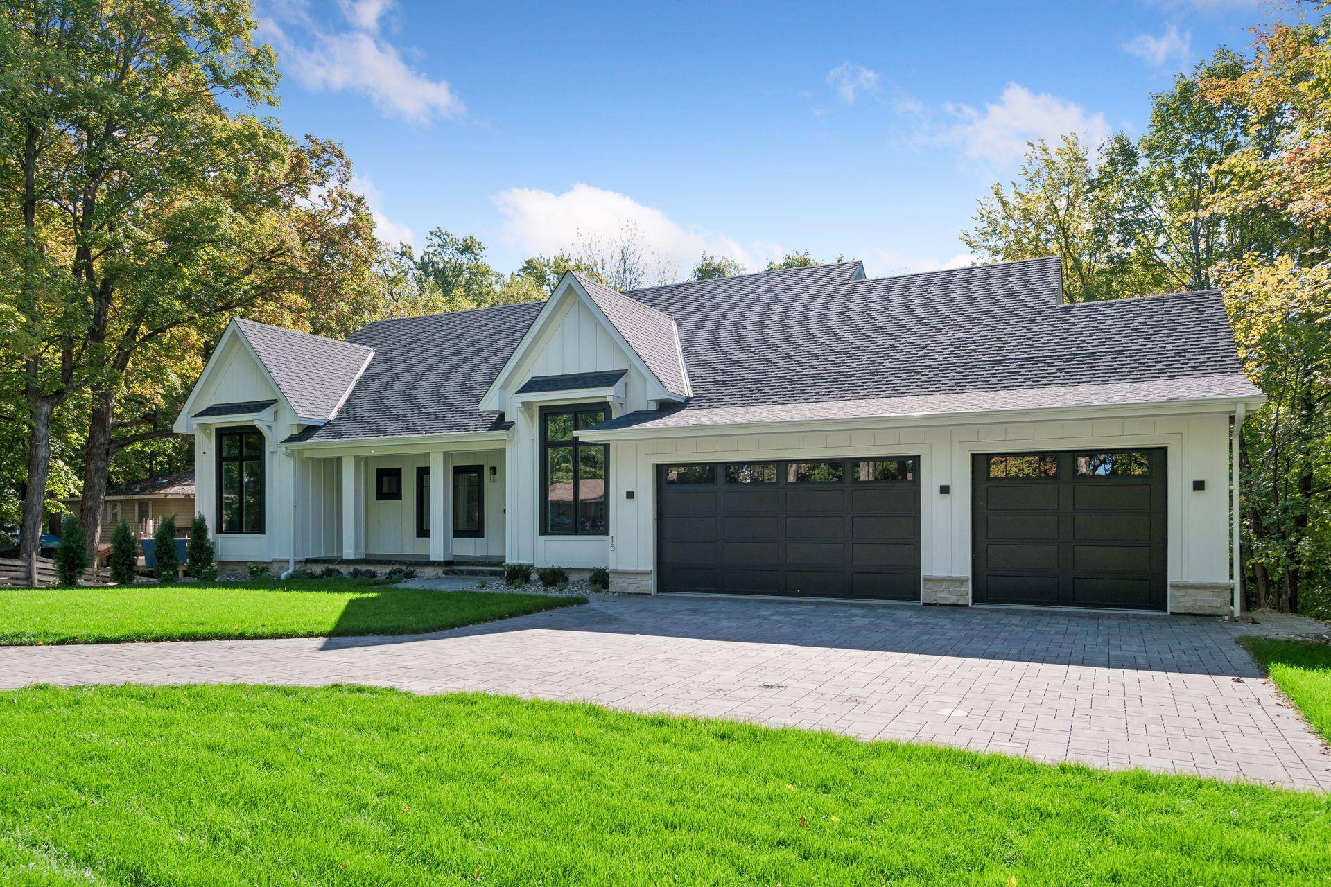 15 Maple Hill DR, Tonka Bay, MN 55331