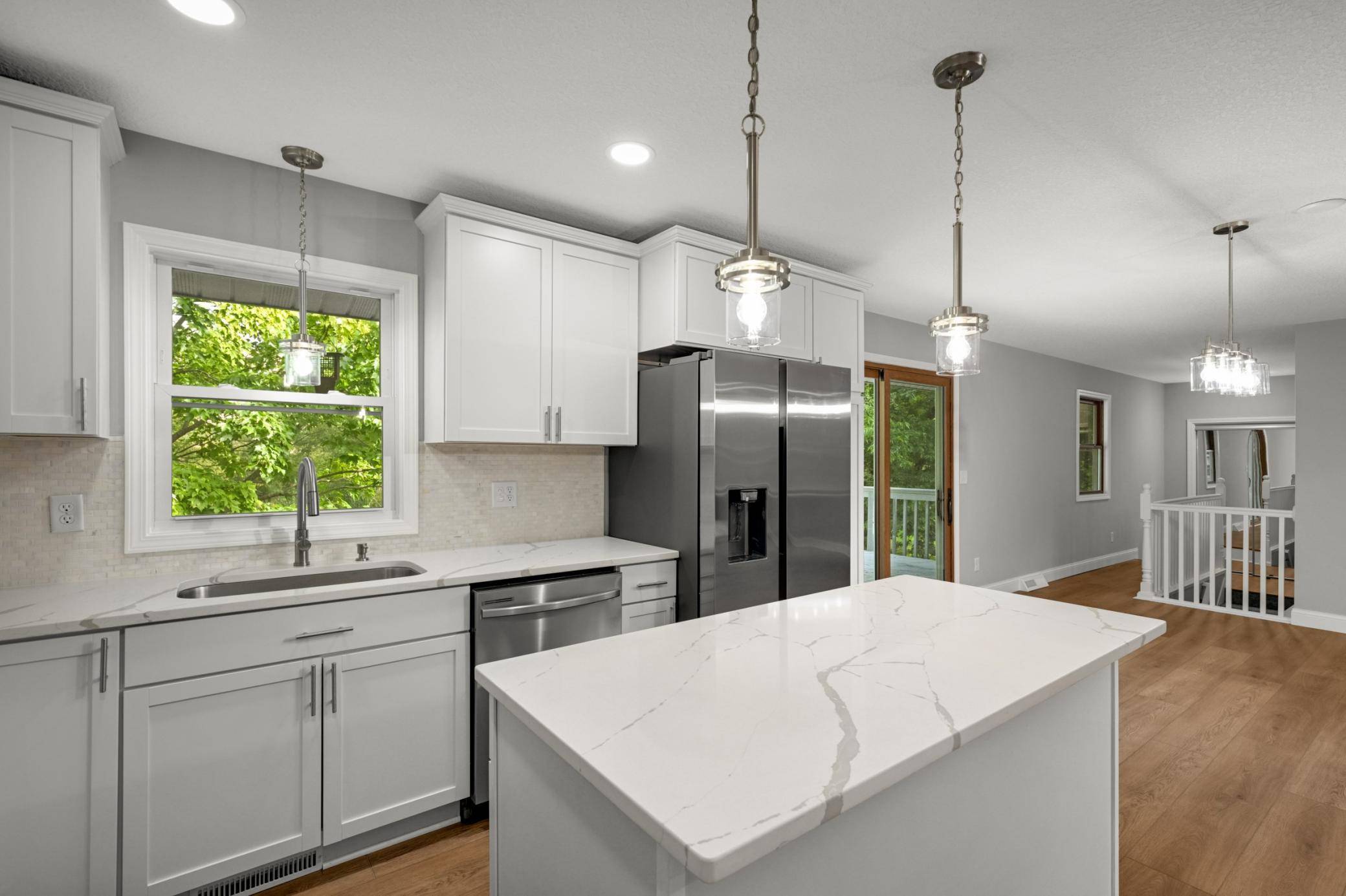 11004 Oak Knoll TER N, Minnetonka, MN 55305