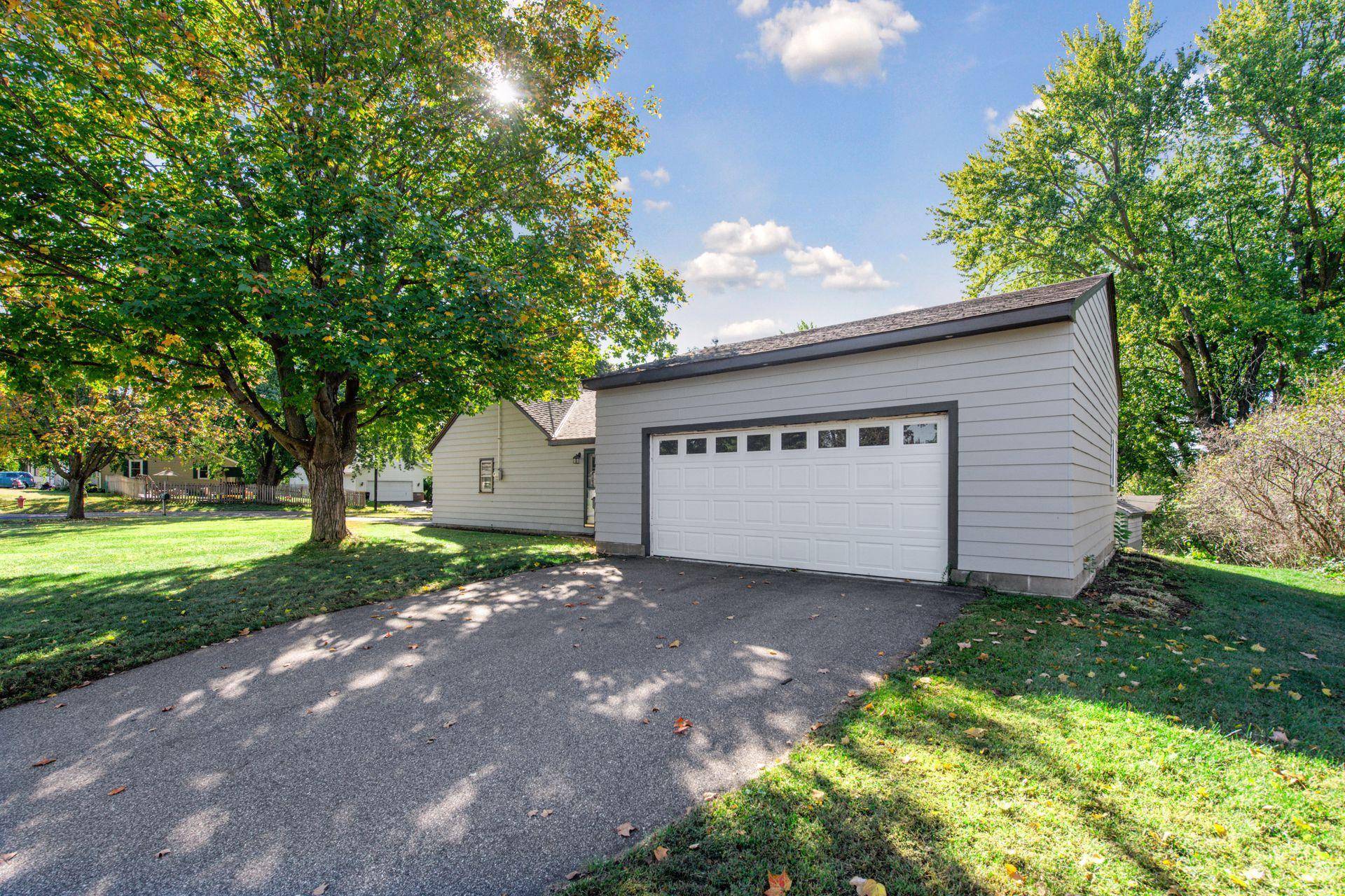 16282 West AVE SE, Prior Lake, MN 55372