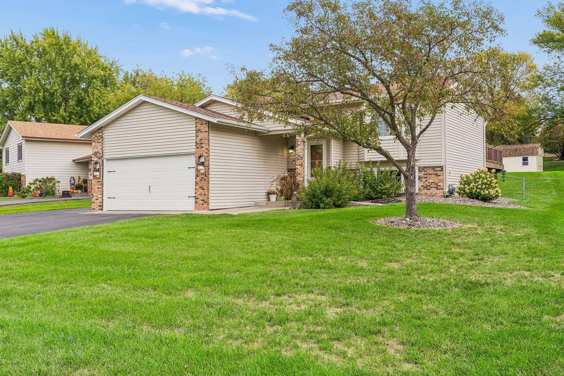 4712 Covington CT, Eagan, MN 55122
