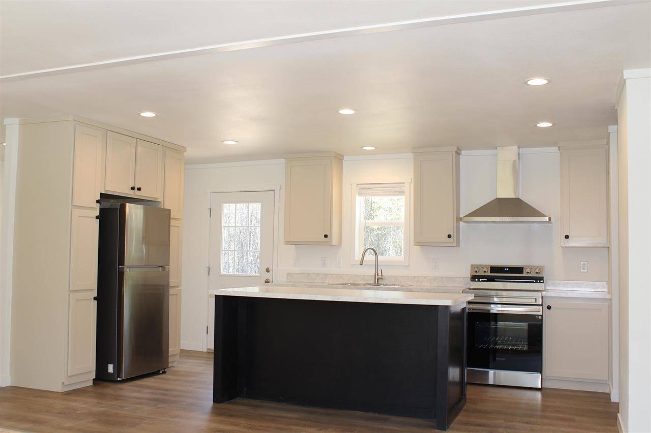 4122 Black Pine WAY, Springdale, WA 99173