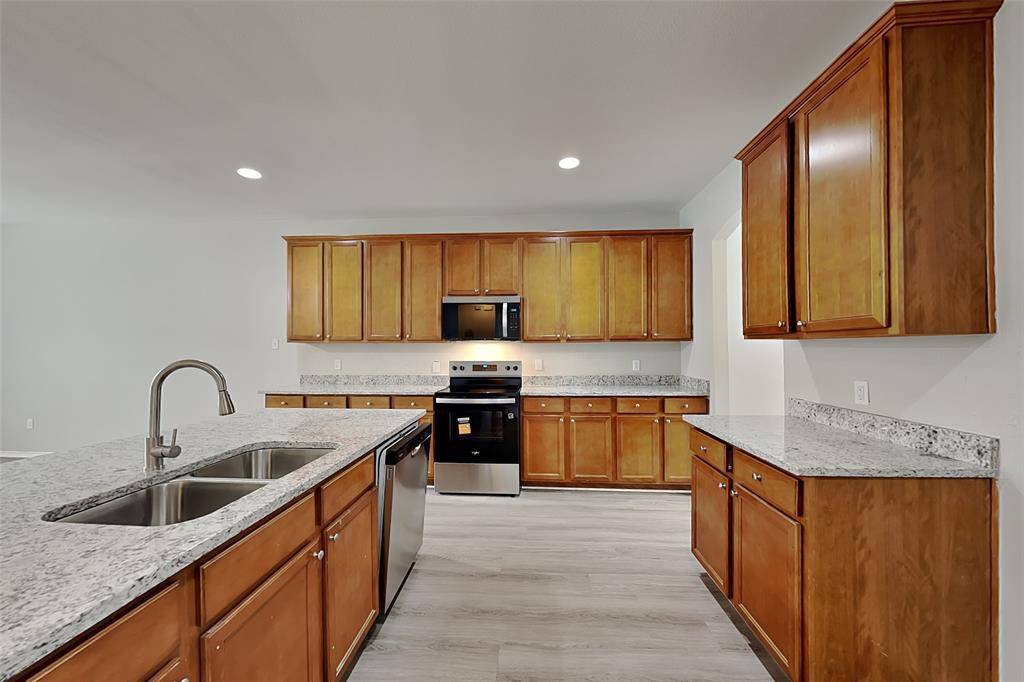 8828 Night Wind Lane, Fort Worth, TX 76244
