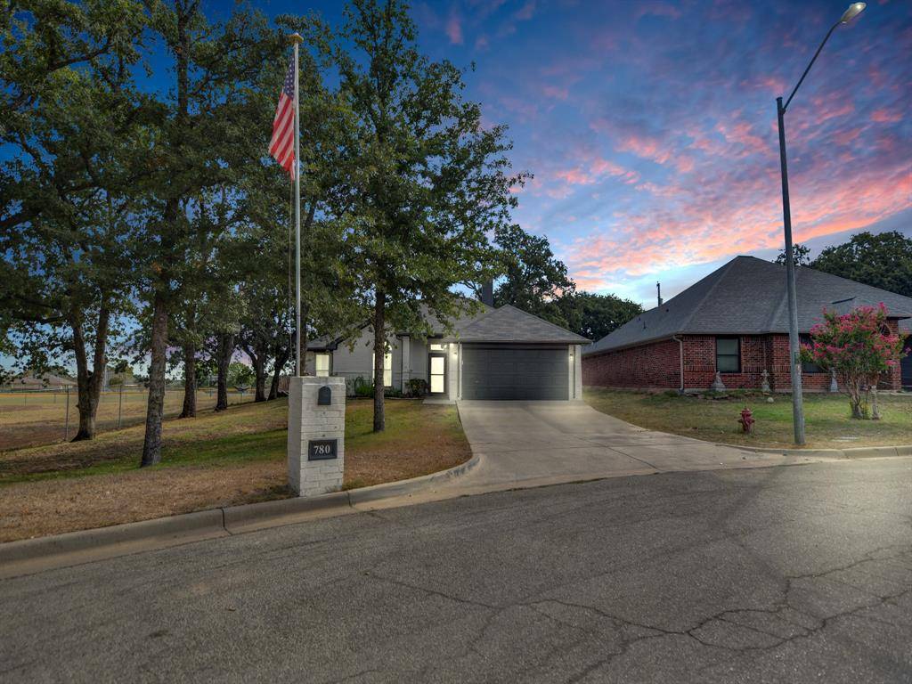 780 Stribling Circle, Azle, TX 76020