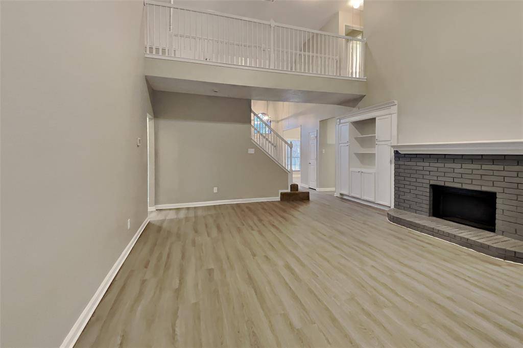 210 Carlsbad Drive, Mansfield, TX 76063