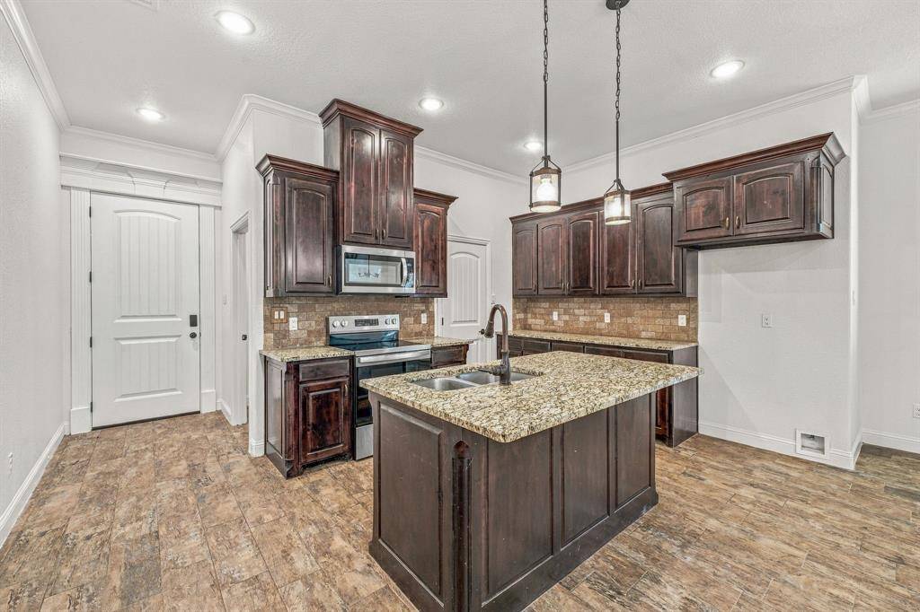 9313 Apache Trail, Rio Vista, TX 76093