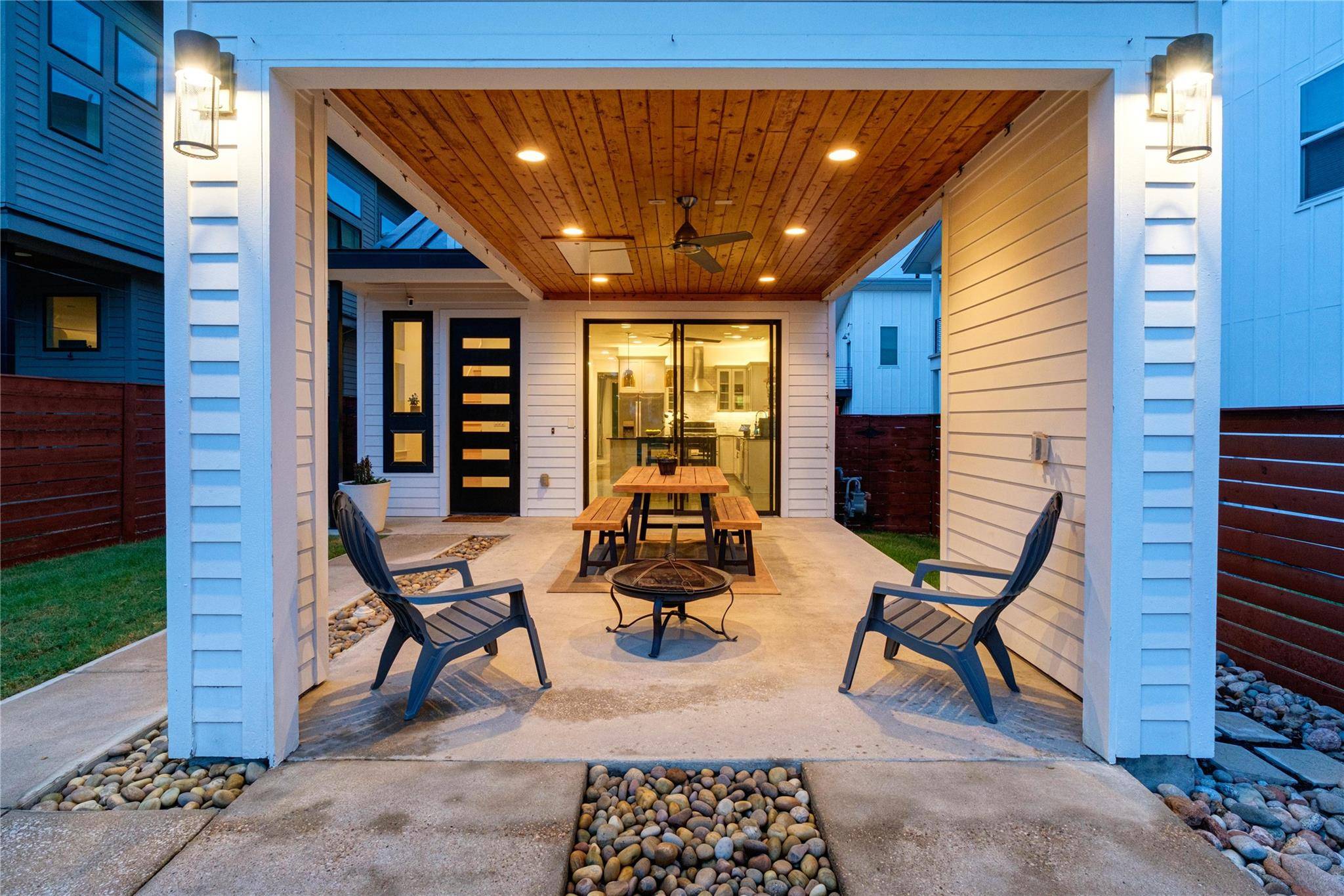 1704 E 13th ST #B, Austin, TX 78702