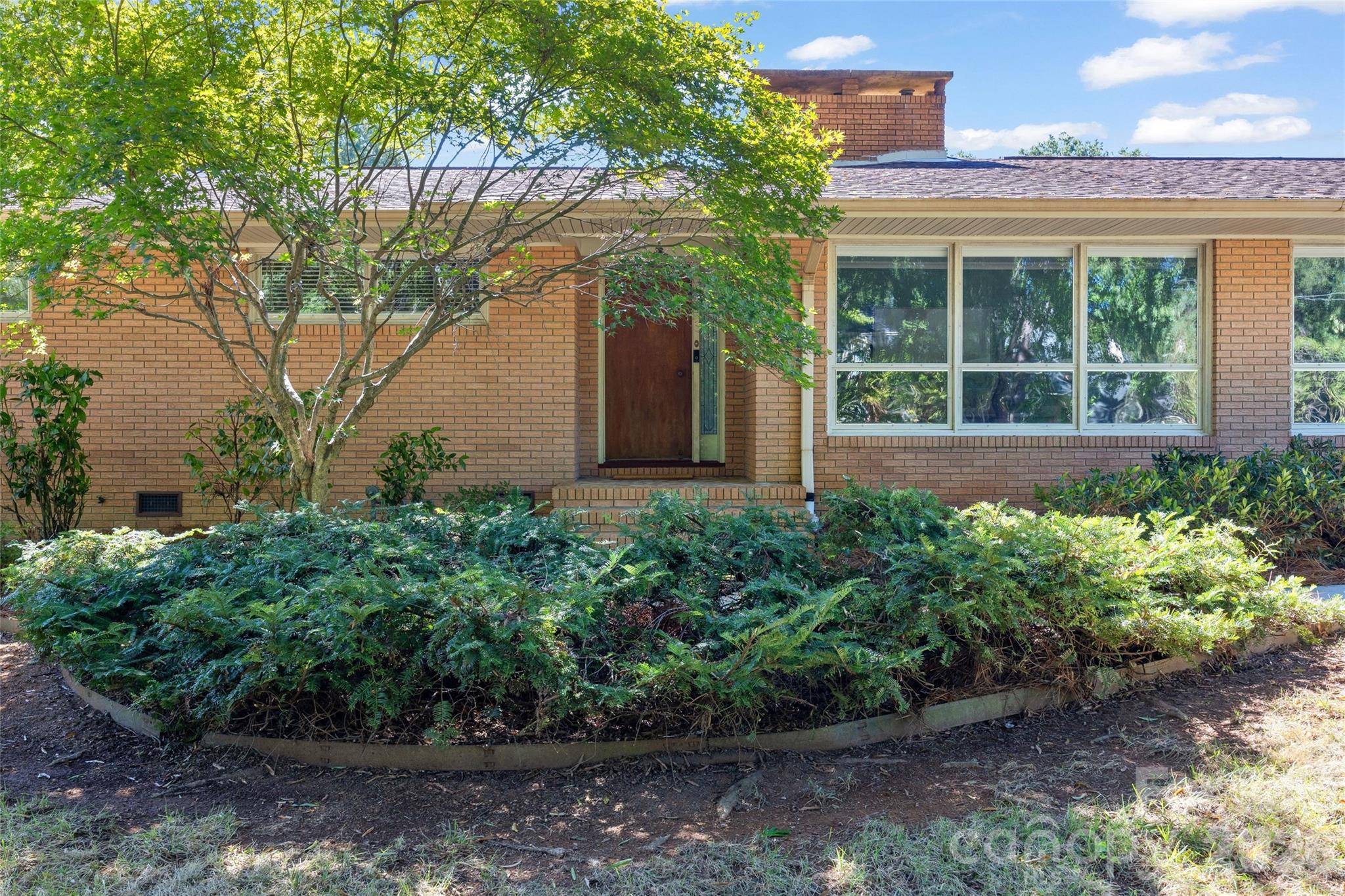 933 Coulwood DR, Charlotte, NC 28214
