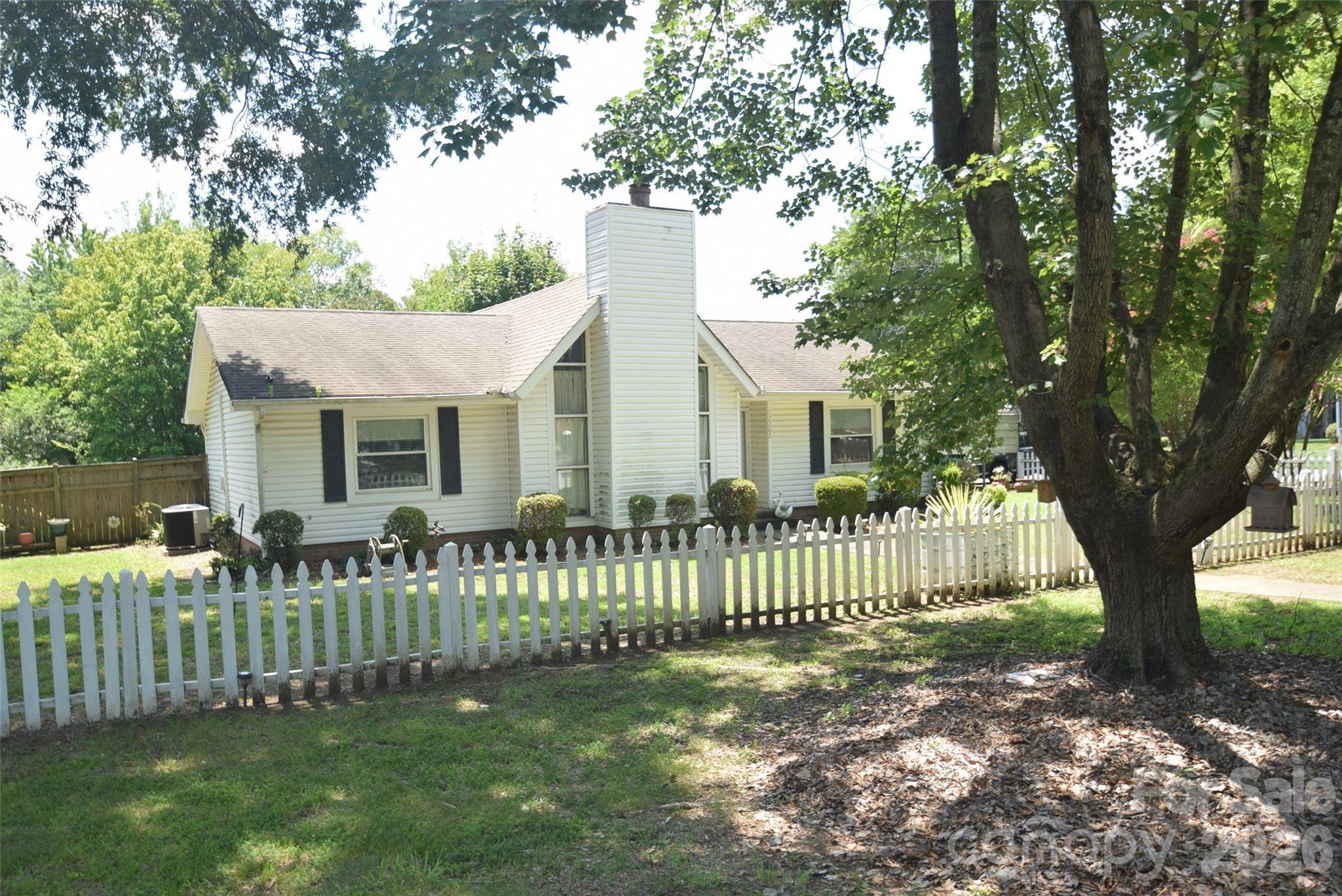 12202 Charing Grove LN, Charlotte, NC 28273