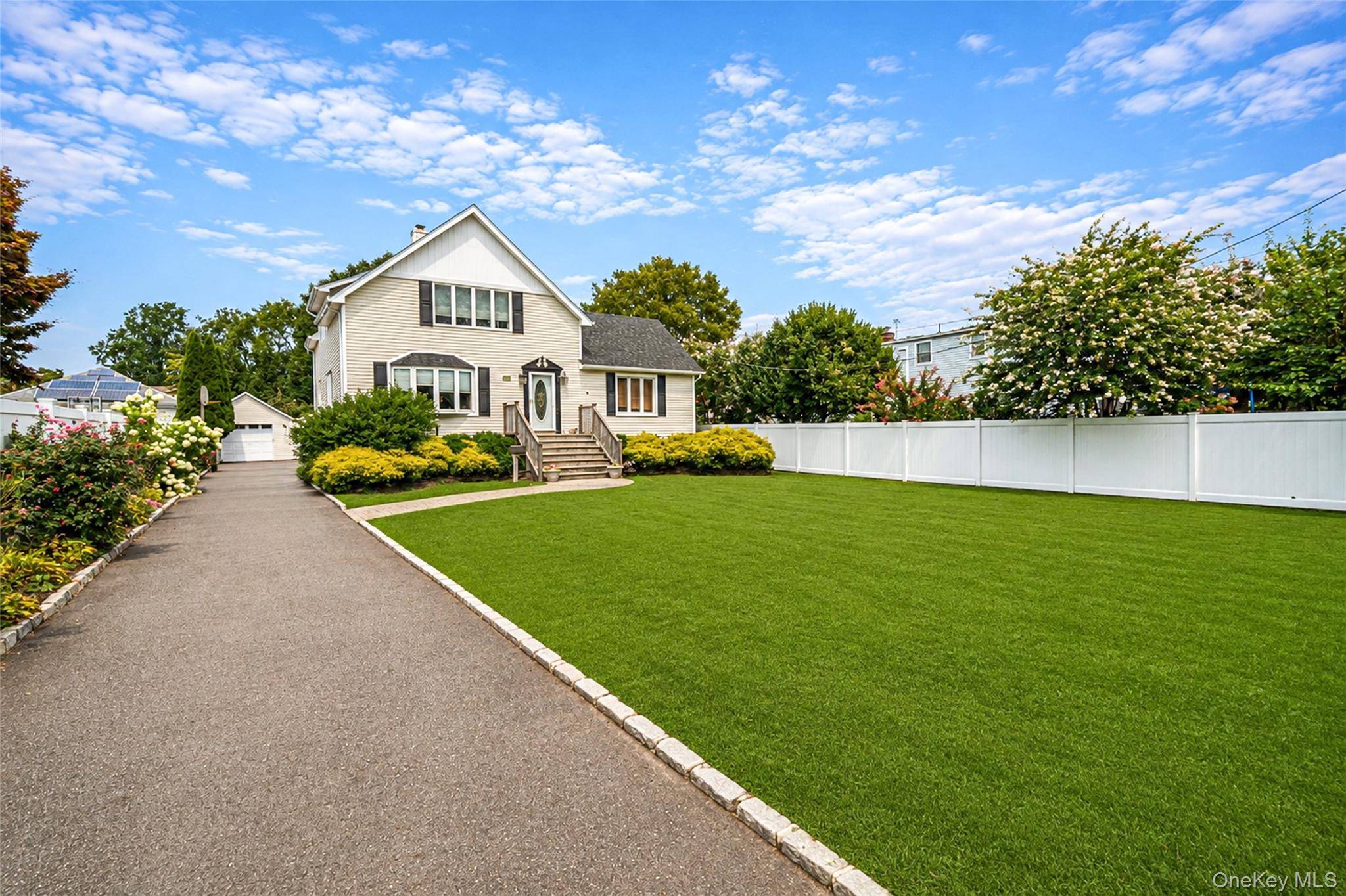67 Boulevard AVE, Greenlawn, NY 11740