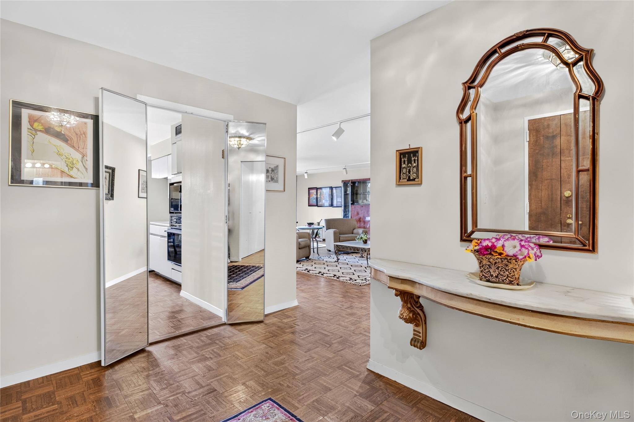 12 Bond ST #4D, Great Neck, NY 11021
