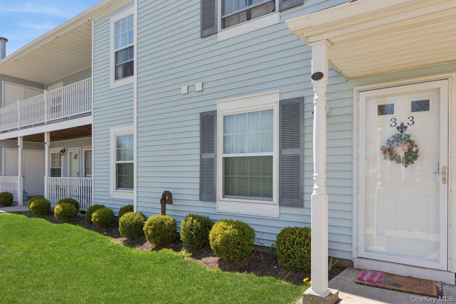 33 Fairview CIR, Middle Island, NY 11953
