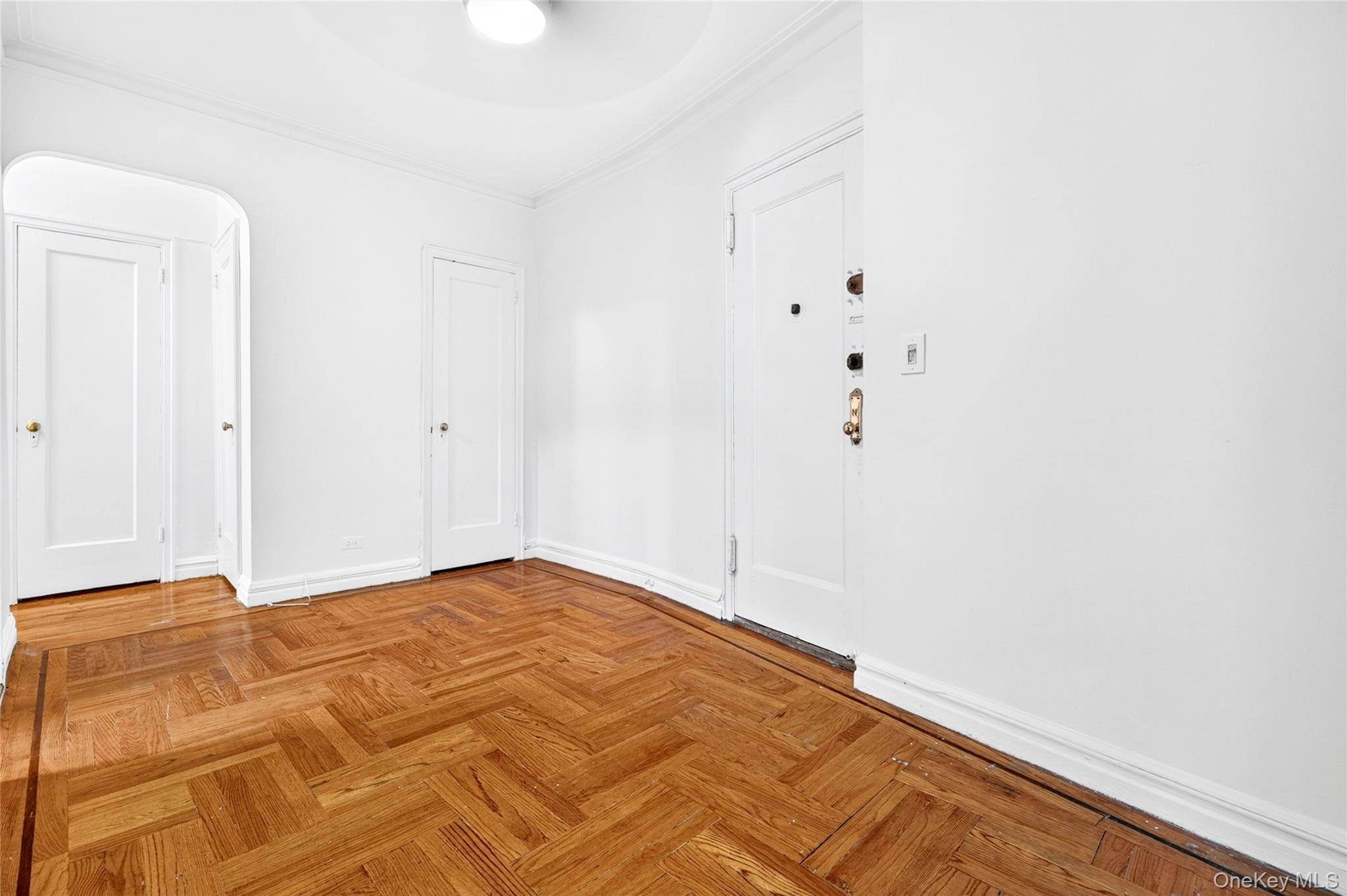 601 Pelham Pkwy #315, Bronx, NY 10467