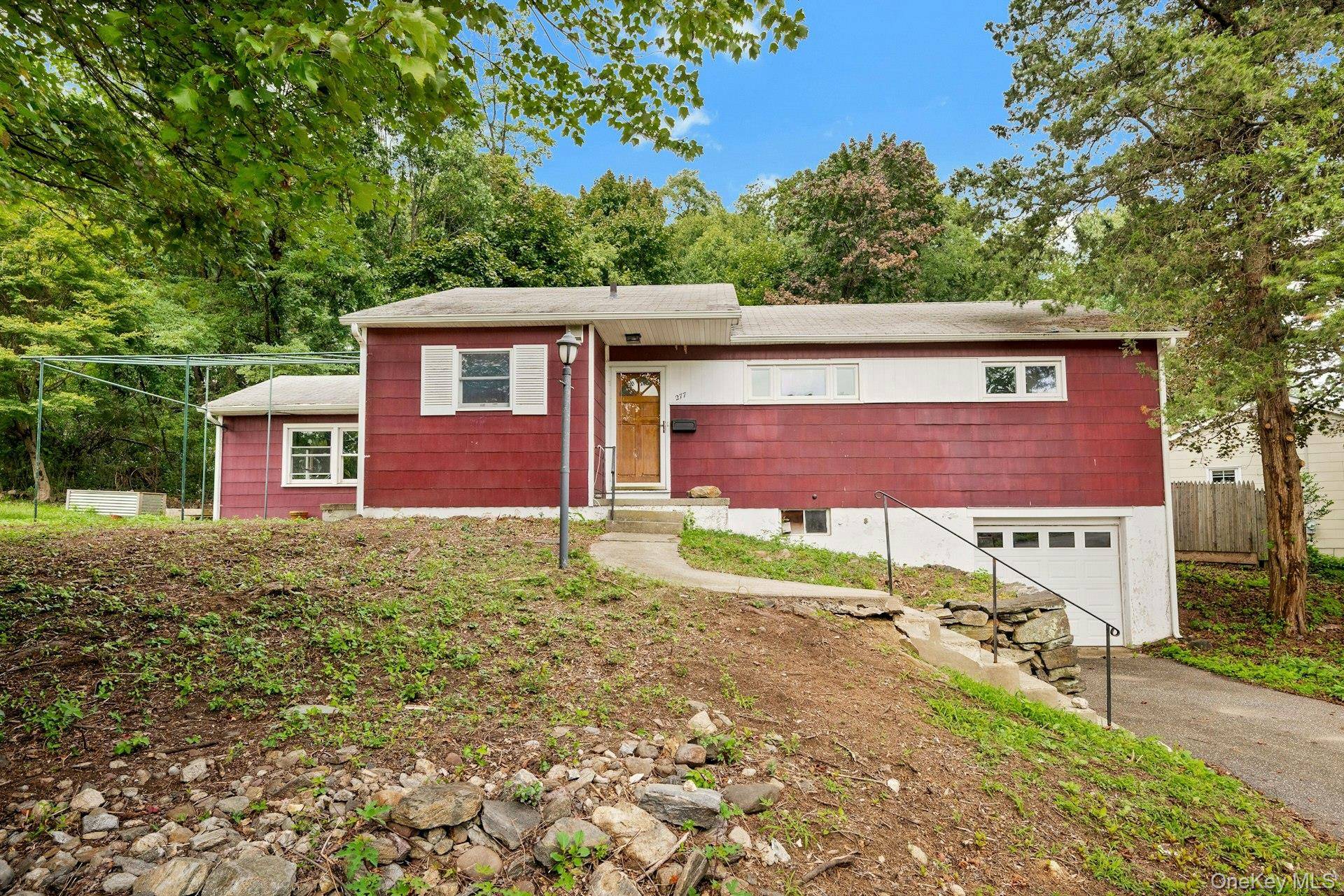 277 Crest DR, Tarrytown, NY 10591