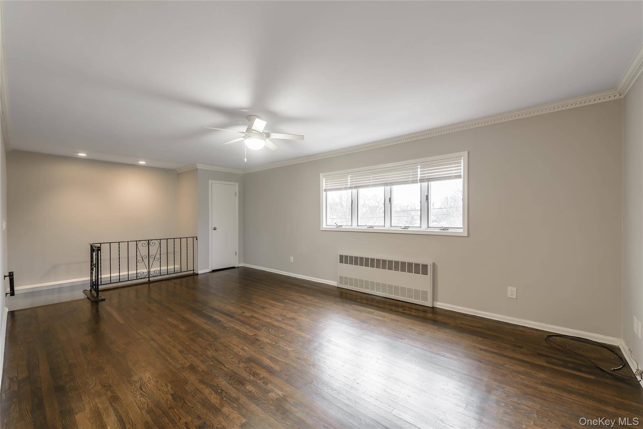 7 Winthrop ST, Williston Park, NY 11596