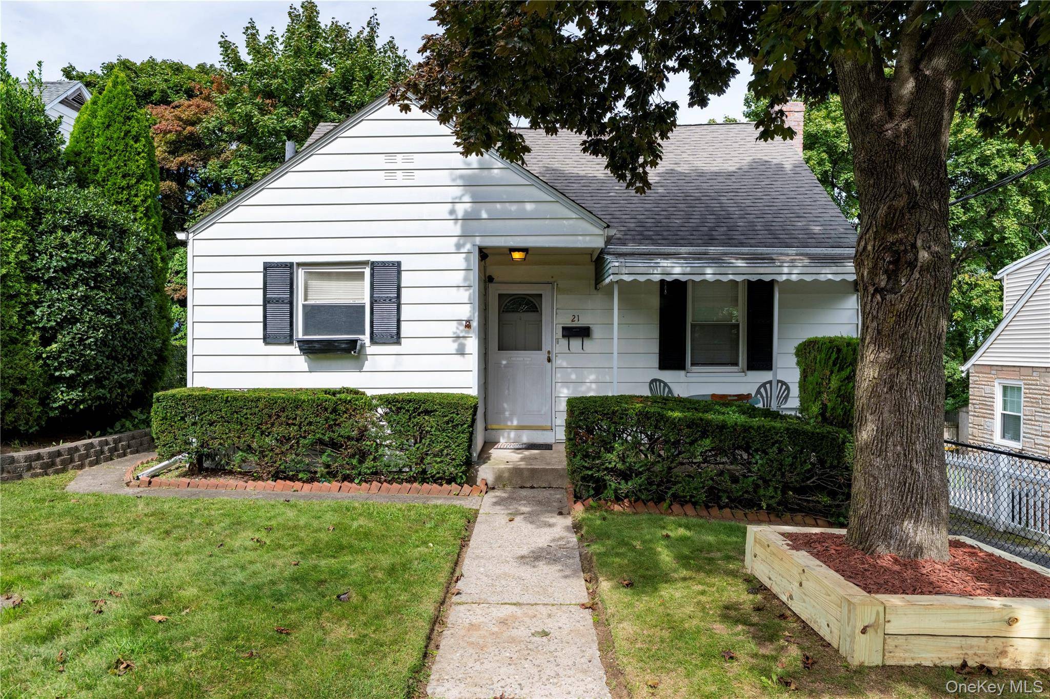 21 Annsville TRL, Yonkers, NY 10703