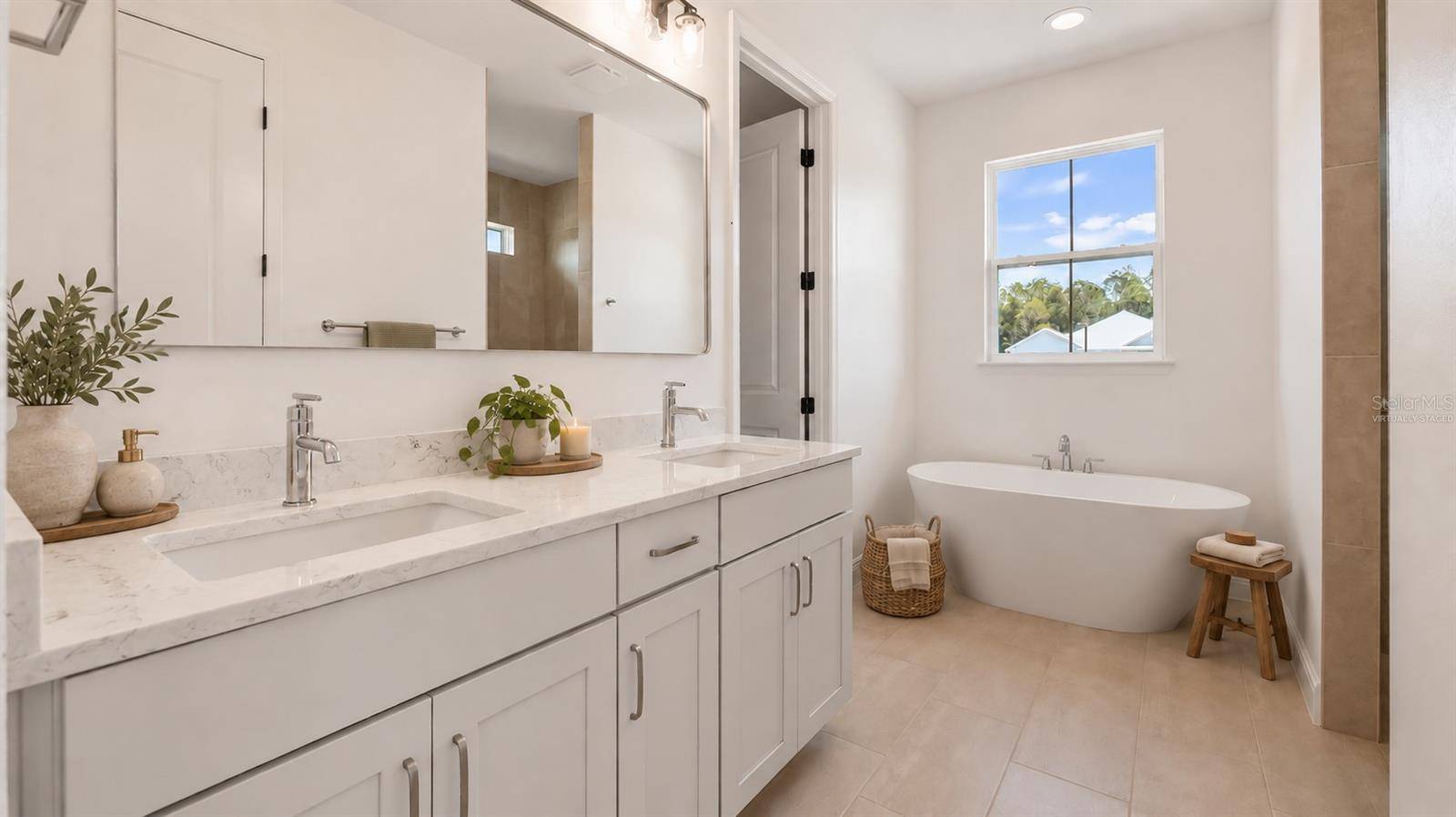 10720 PHILIPS LANDING CT, Webster, FL 33597