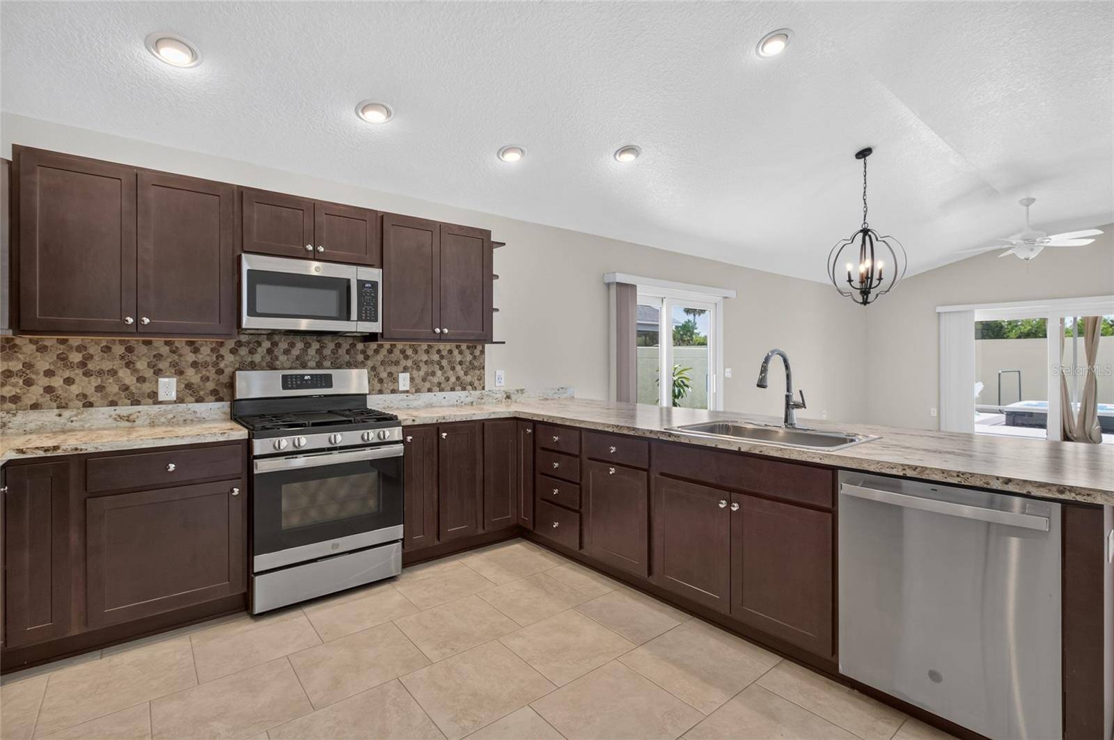 1442 JOSHUA CT, The Villages, FL 32163