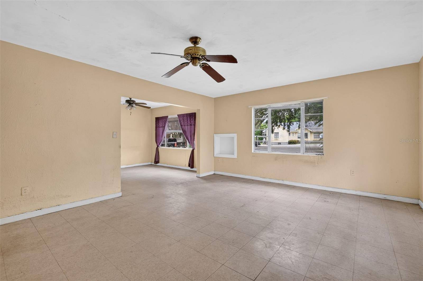 1125 N DONNELLY ST, Mount Dora, FL 32757