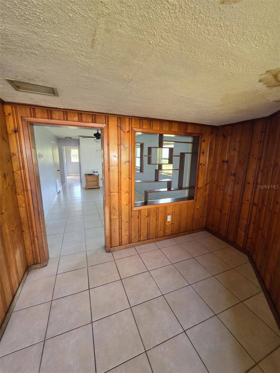1028 SUNSHINE DR E, Lakeland, FL 33801