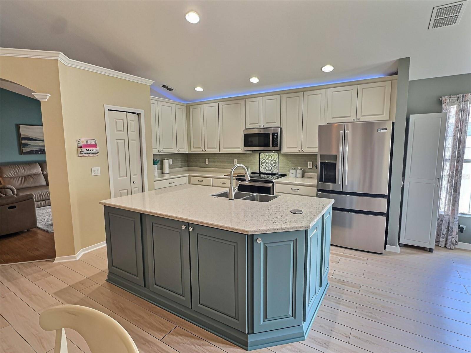 2546 ARROWPOINTE DR, Holiday, FL 34691