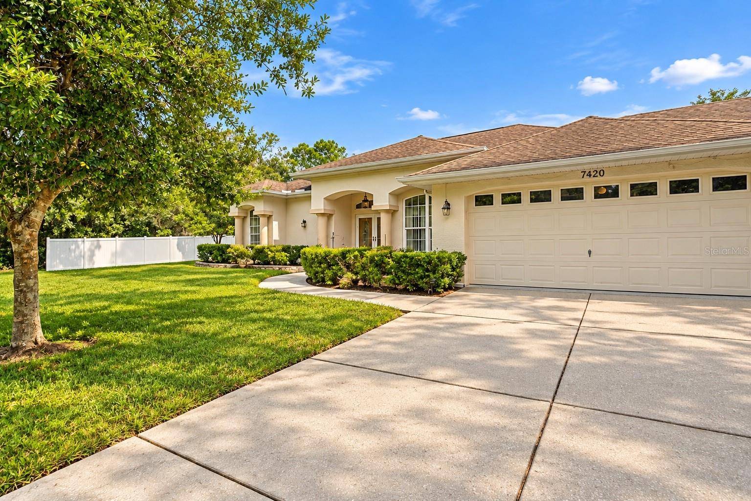 7420 NIGHTWALKER RD, Weeki Wachee, FL 34613