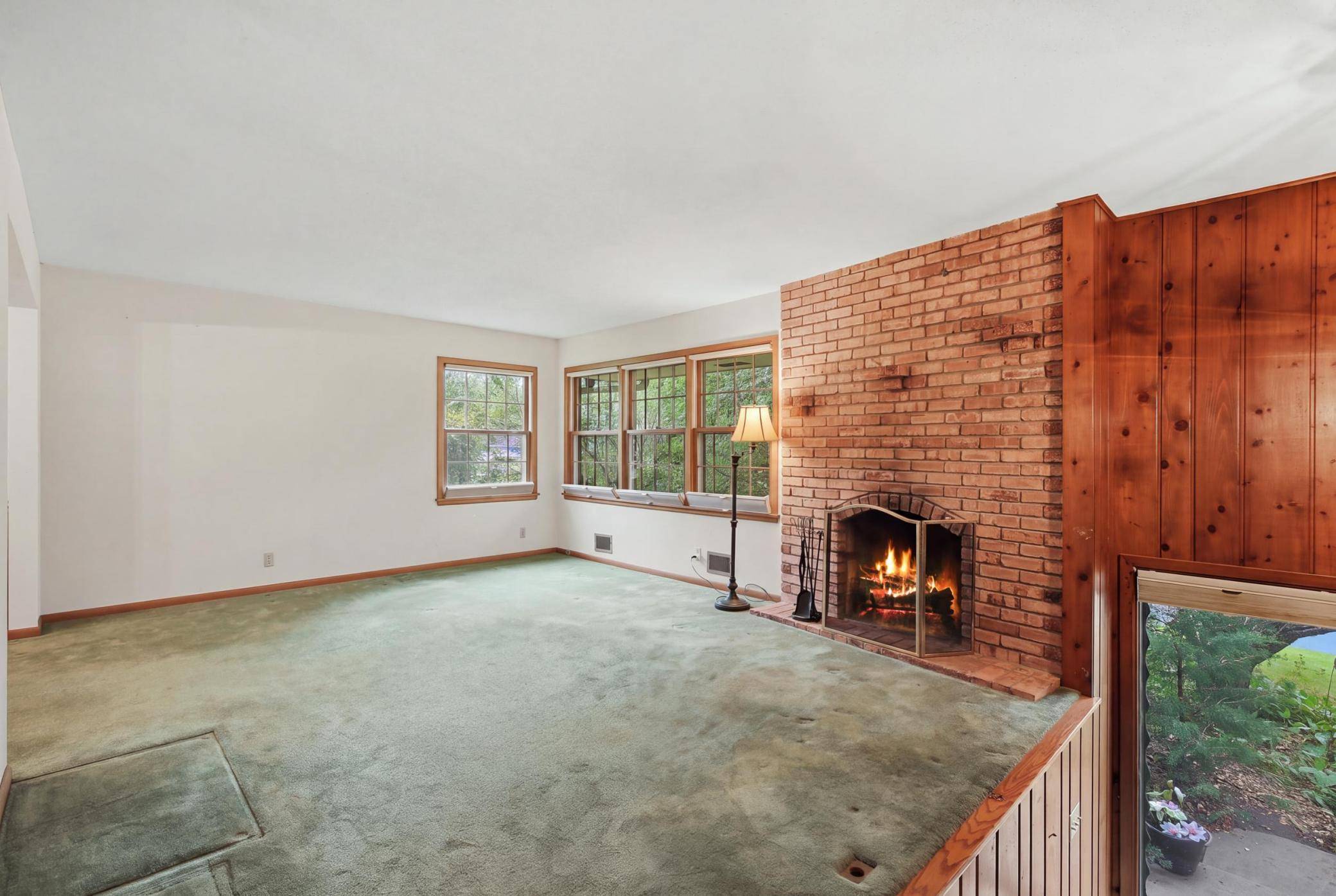 141 Oakwood DR, New Brighton, MN 55112