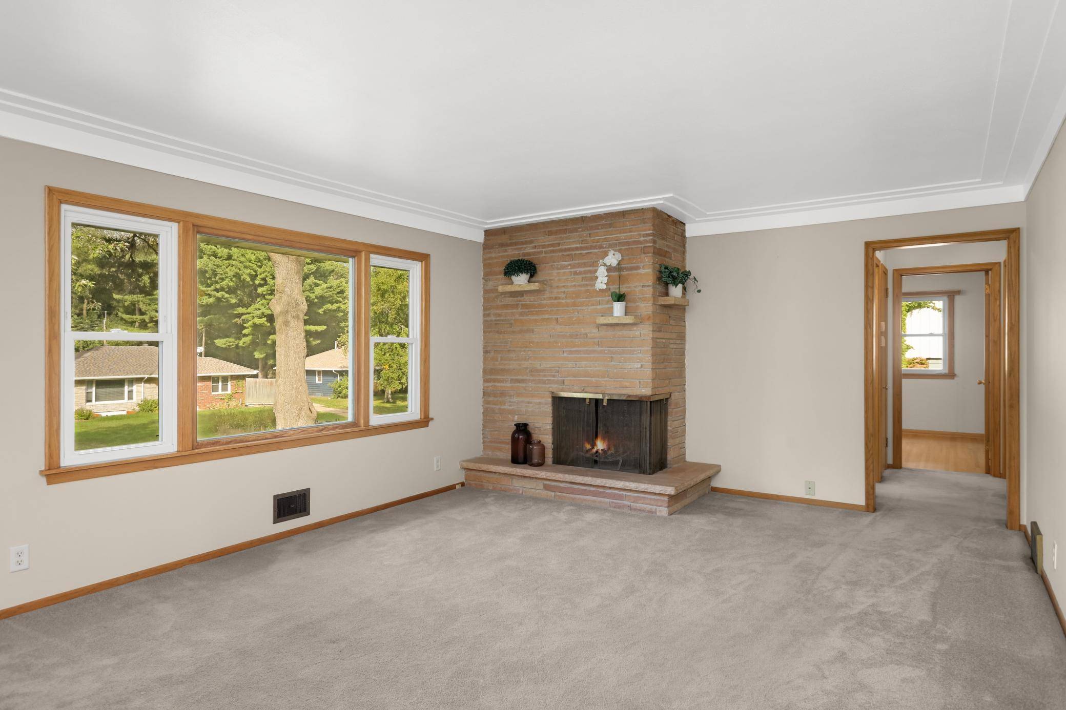 3829 Oak ST N, Brooklyn Center, MN 55429